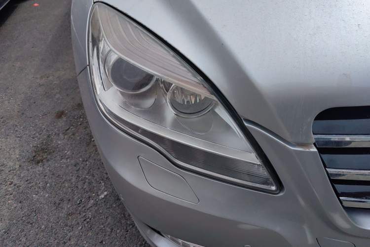 Used Mercedes-Benz R-Class 2010 R 350 L 4MATIC Grand Edition
