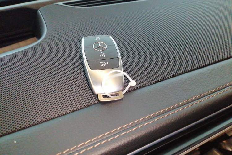 Used Mercedes-Benz GLE 2024 GLE 450 4MATIC Luxury Model Vehicle Key