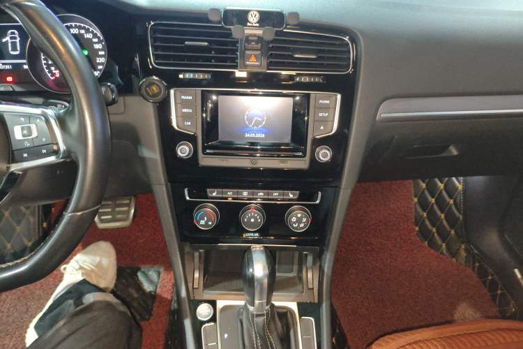 Used Volkswagen Golf 2016 1.4TSI Automatic R-Line