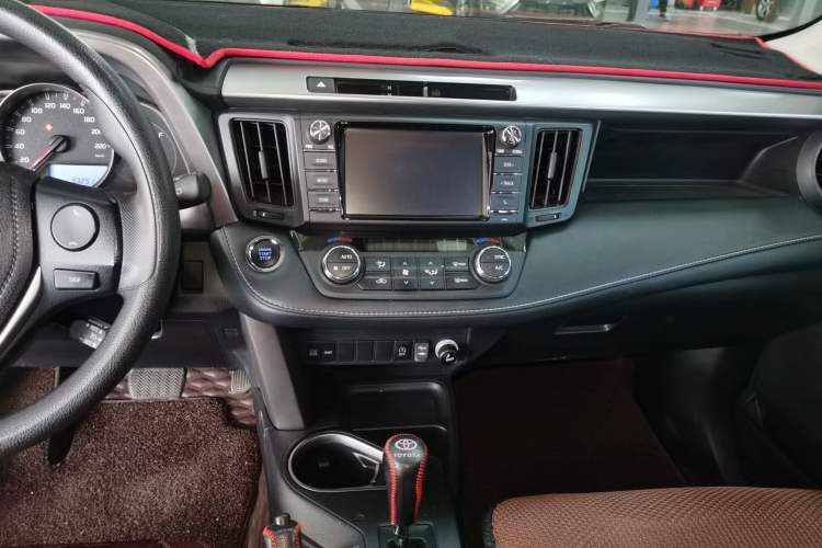 Used Toyota RAV4 2016 2.0L CVT Two-Wheel Drive Fashion Edition China V Standard