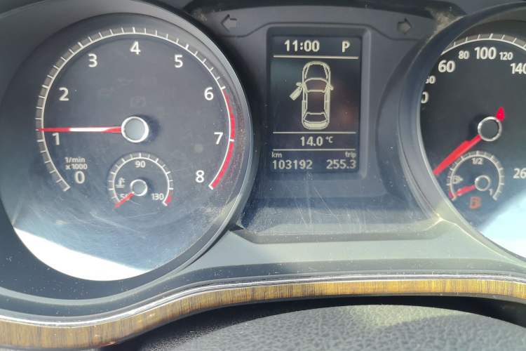 Used Volkswagen Passat 2017 330TSI DSG Luxury Edition Odometer Close Up