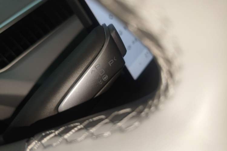 Used XPeng MONA M03 2025 600 with Ultra-Long Range Max Gear Lever