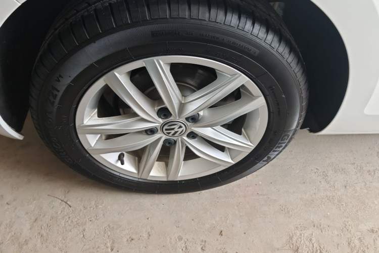 Used Volkswagen Golf 2019 280TSI DSG Comfort Version China VI Standard Right Rear Wheel Hub