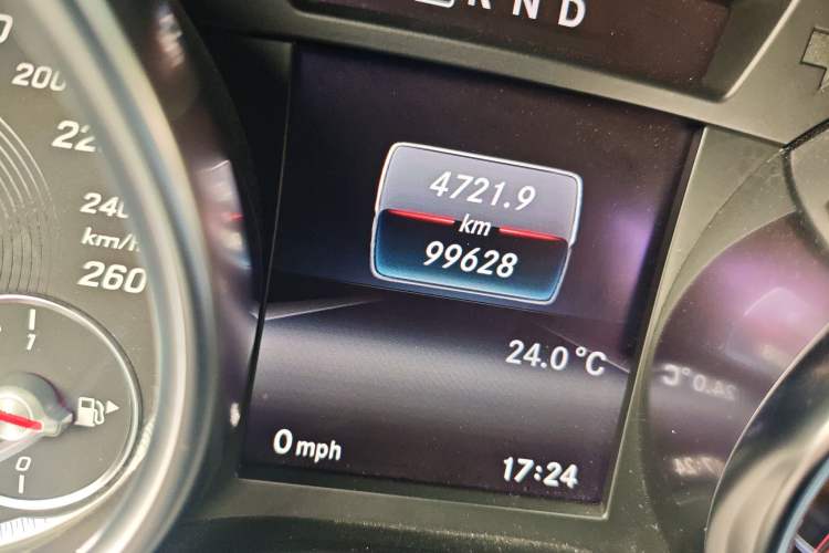 Used Mercedes-Benz SLC 2018 SLC 260 Dynamic Edition Odometer Close Up