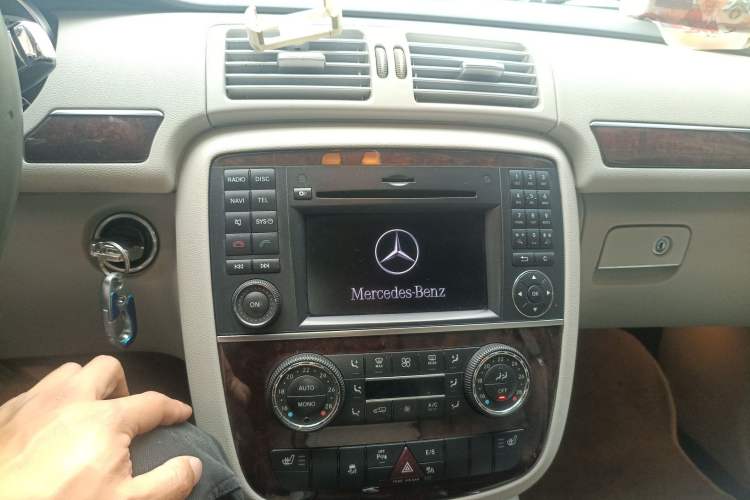 Used Mercedes-Benz R-Class 2010 R 350 L 4MATIC