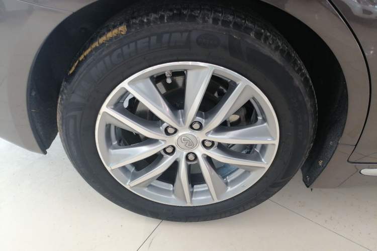 Used Infiniti Q50L 2015 2.0T Enjoyment Edition
