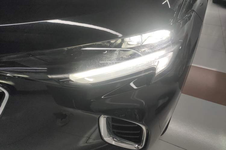 Used Buick Envision 2022 Encore S 552T Two-Wheel-Drive Luxury Model
