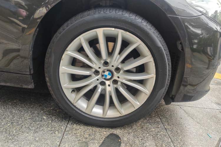 Used BMW 5 Series 2014 525Li Luxury Design Package
