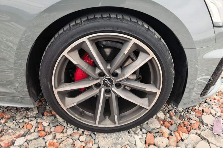 Used Audi A5 2021 Sportback 40 TFSI Fashionable and Dynamic Model Right Front Wheel Hub