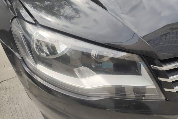 Used Volkswagen Bora 2014 1.4TSI Automatic Comfort Model Right Front Headlight