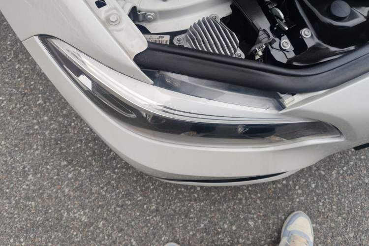 Used BMW 2 Series 2019 225i Convertible Coupe Sports Design Package Right Front Headlight