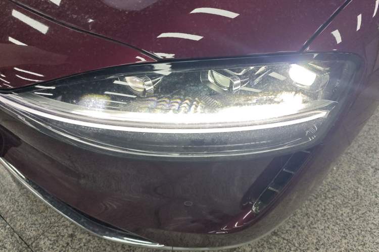 Used Hima S9T 2025 Model Pure Electric Four-Wheel-Drive Ultra Left Front Headlight