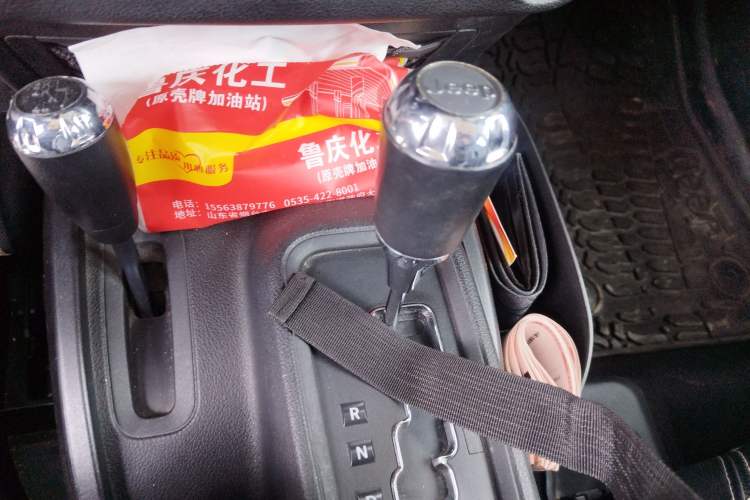 Used Jeep Wrangler 2014 3.0L Sahara Four-Door Edition Gear Lever