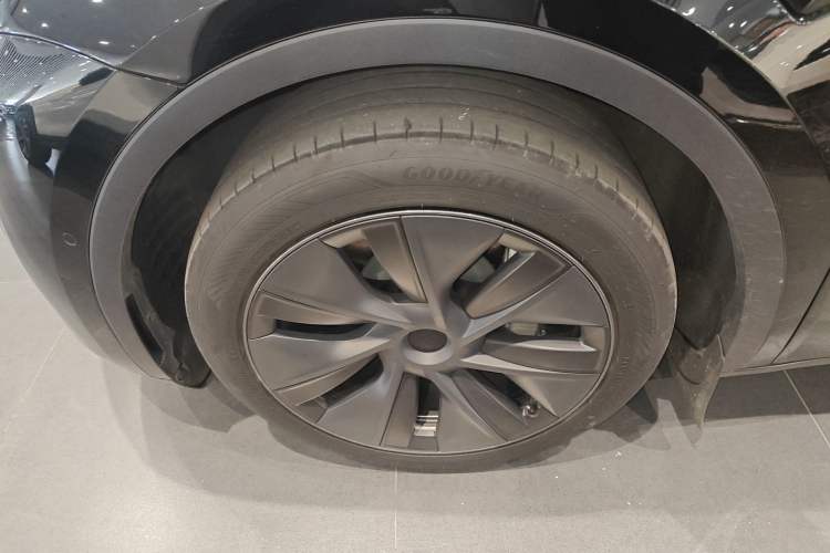 Used Tesla Model Y 2023 Rear-Wheel-Drive Version