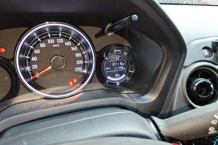 Used Honda XR-V 2021 1.5L CVT Comfort Version Odometer Close Up