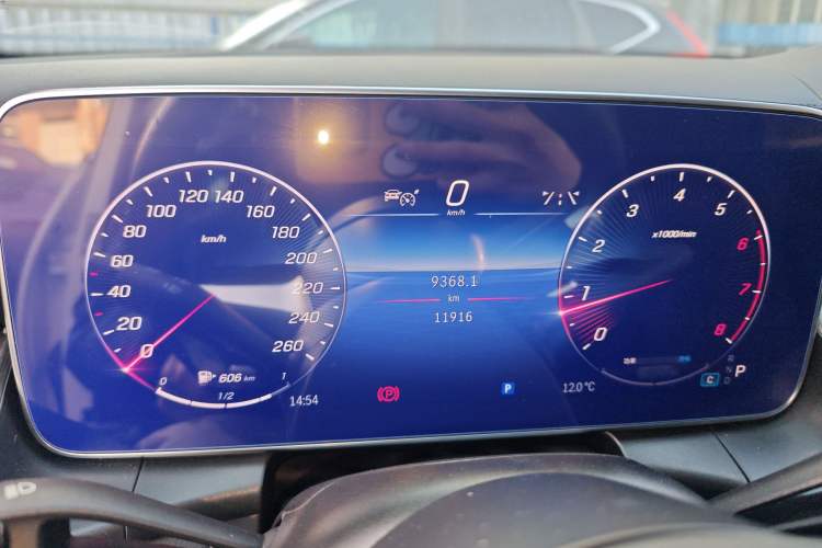 Used Mercedes-Benz GLC 2024 GLC 260 L 4MATIC Luxury Model 5 Seats