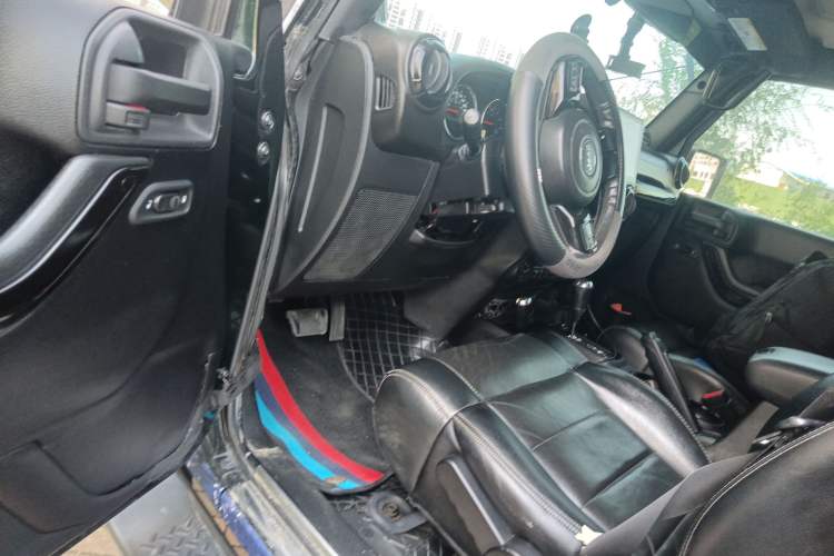 Used Jeep Wrangler 2012 3.6L Sahara Four-Door Edition