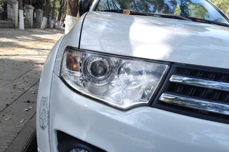 Used Mitsubishi Pajero Sport 2013 3.0L Automatic 4x4 Executive Edition
