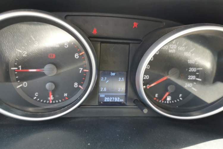 Used Haval H6 2013 Upgraded Model 1.5T Manual Two-Wheel Drive Elite Version Instrument Cluster