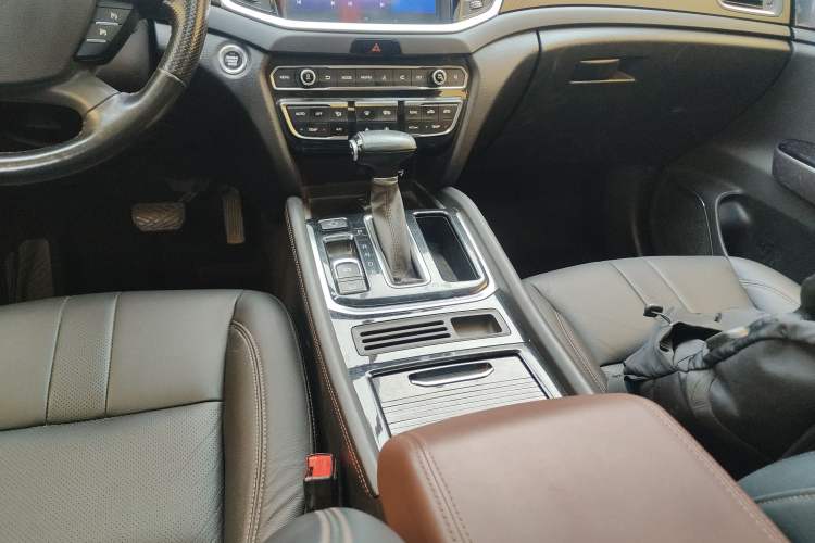 Used GAC Trumpchi GS7 2017 280T Two-Wheel Drive Luxury Model