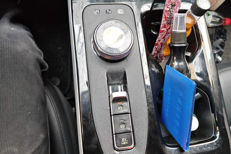 Used Wuling Xingguang 2024 Co-Creation Edition 150 Advanced Model Gear Lever
