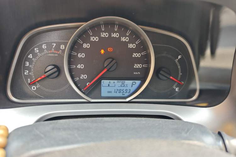 Used Toyota RAV4 2016 2.0L CVT Two-Wheel Drive Urban Edition China V Standard Odometer Close Up