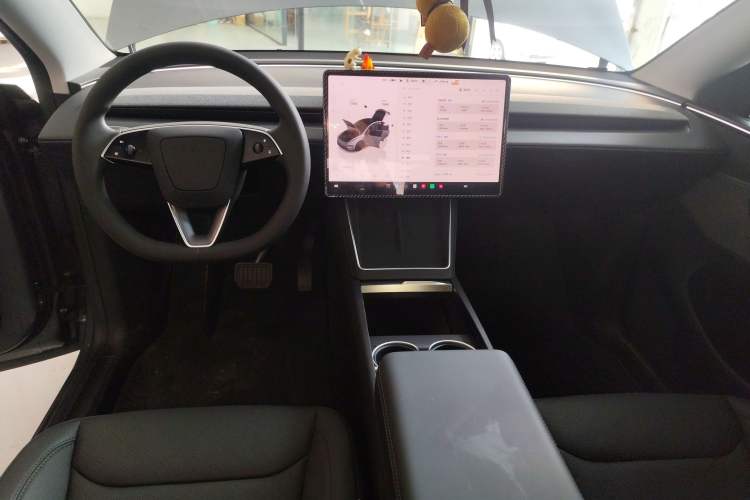 Used Tesla Model Y 2025 Rear-Wheel-Drive Version
