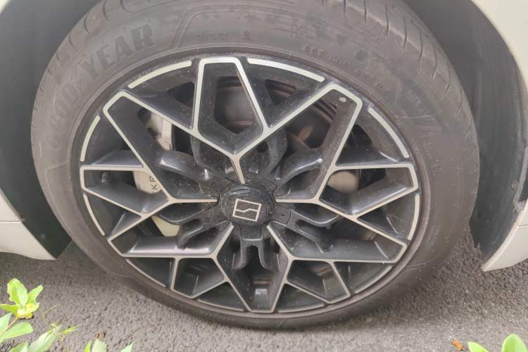 Used Zeekr 001 2024 WE Edition 100 kWh Rear-Drive Right Front Wheel Hub