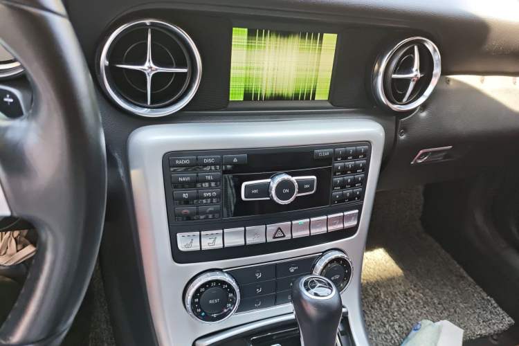 Used Mercedes-Benz SLK-Class 2011 SLK 200 Fashion Model Audio And AC Panel