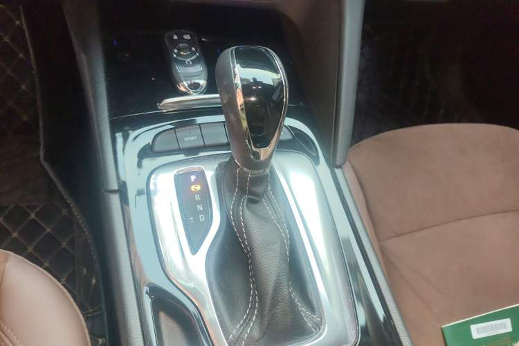 Used Buick Regal 2017 20T Elite Edition Gear Lever