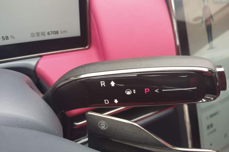 Used Yuanhang Y6 2024 620 km All-Wheel Drive Premium Edition
