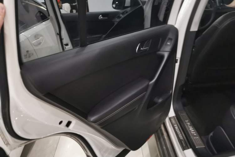 Used Volkswagen Tiguan L 2017 300TSI Automatic Two-Wheel Drive Silk Road Luxury Edition