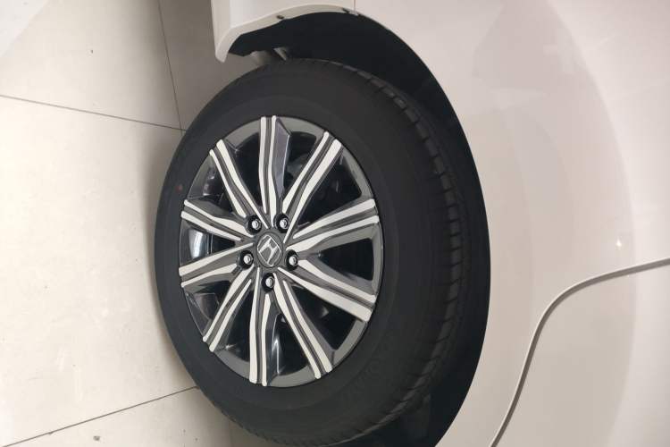 Used Honda Odyssey 2024 2.0L eHEV Sharp & Enjoy Edition Right Rear Wheel Hub