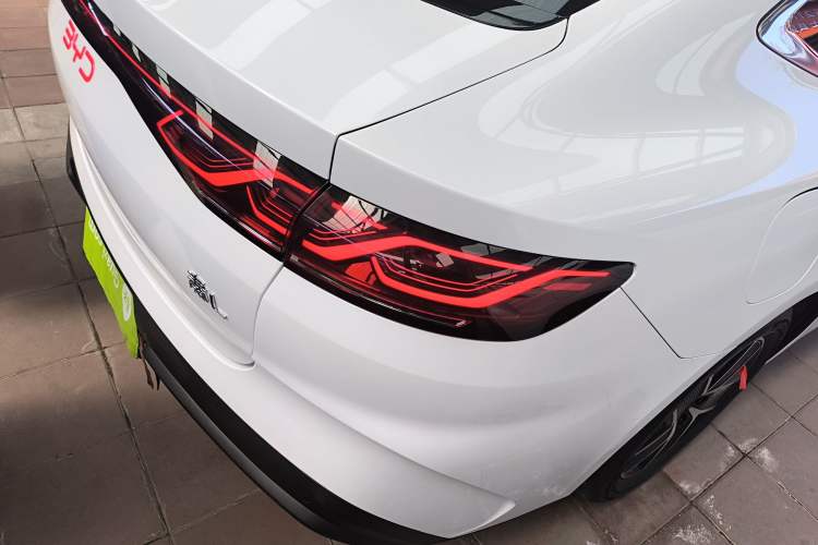 Used BYD Qin L 2024 DM-i 120KM Leading Model Right Rear Taillight