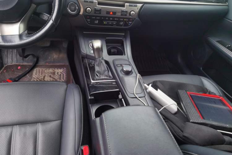 Used Lexus ES 2015 200 Elite Edition Gear Lever