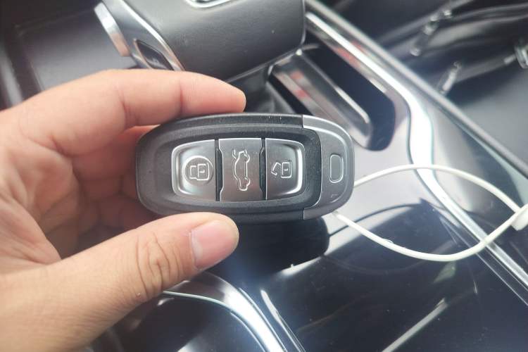 Used Hongqi E-QM5 2024 610 km PLUS
