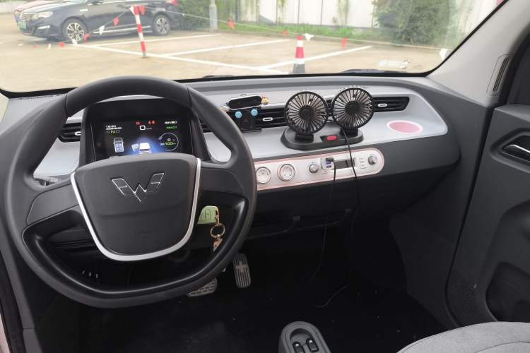 Used Wuling Hongguang MINIEV 2021 Macaron Premium Model – Lithium Iron Phosphate