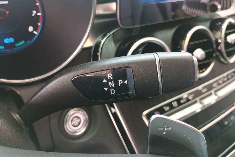 Used Mercedes-Benz C-Class 2020 Restyled C 260 L Sport Edition Gear Lever