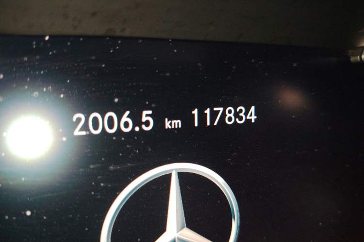 Used Mercedes-Benz C-Class 2021 C 200 L Fashion Model Odometer Close Up