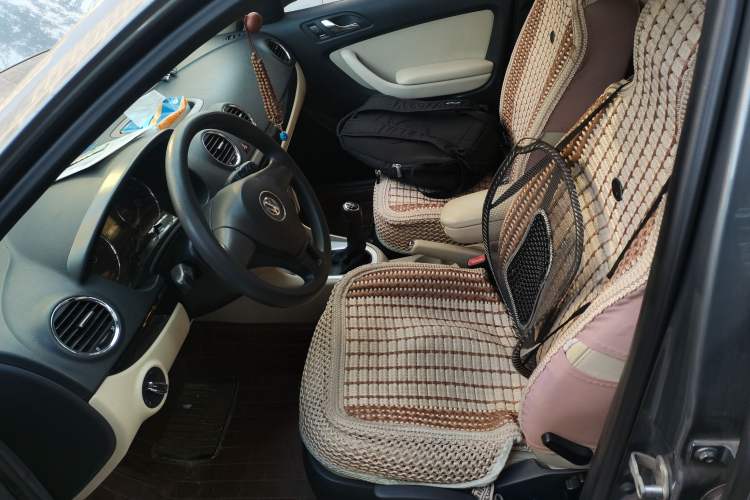 Used Volkswagen Lavida 2011 1.6L Manual - Premium Edition Left Front Seat