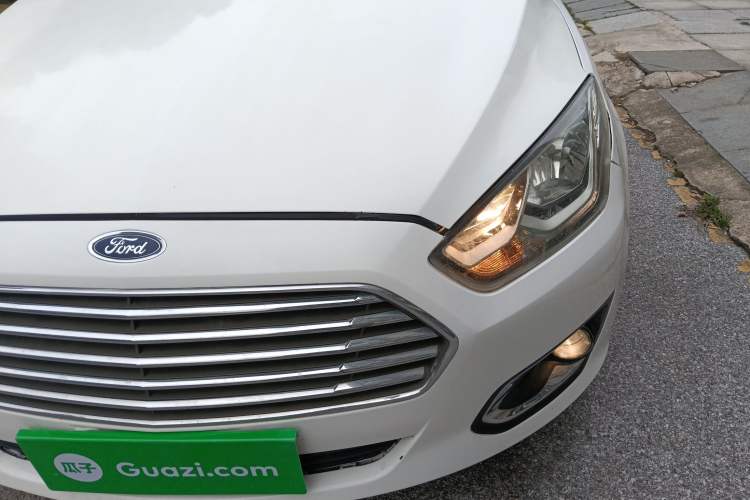 Used Ford Escort 2015 1.5L Automatic Fashion Model
