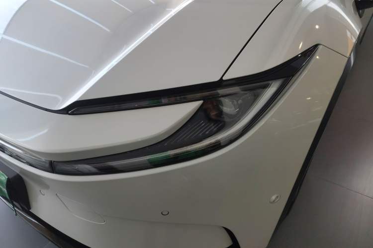 Used Toyota bZ5 2025 Model 550 PRO Smart Driving Edition Left Front Headlight