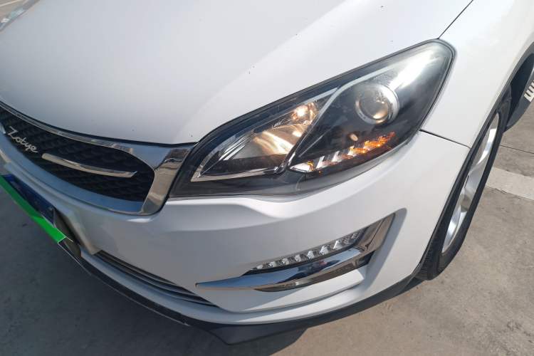 Used Zotye Domy X5 2015 1.5T Manual Luxury Model China V Standard
