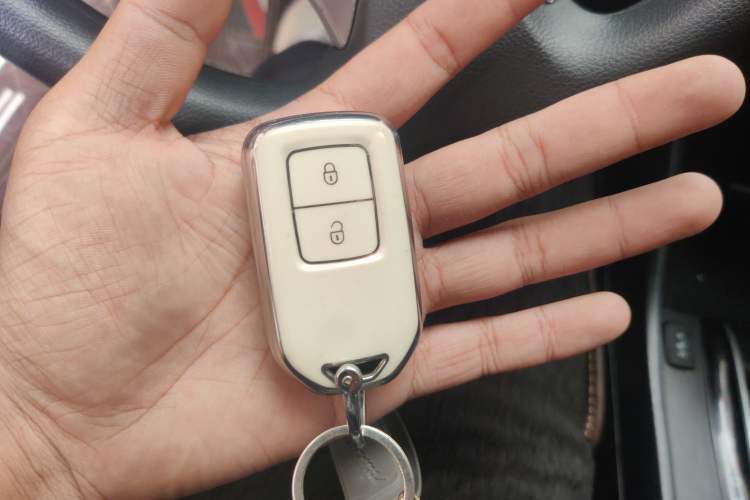 Used Honda Jade 2014 1.8L CVT Luxury Edition 5 seats Vehicle Key