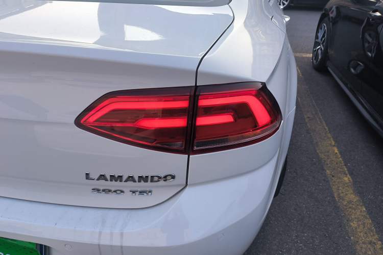 Used Volkswagen Lamando 2015 280TSI DSG Comfort Edition