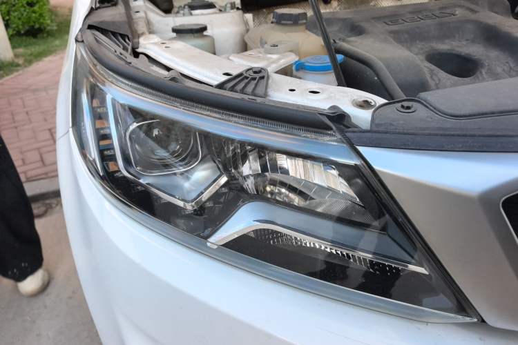 Used Geely Auto Vision X6 2018 1.8L Manual 4G Connect Luxury Edition Right Front Headlight