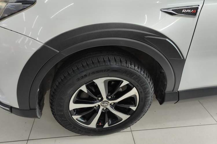 Used Toyota RAV4 2018 2.0L CVT Two-Wheel Drive Fashion X Edition