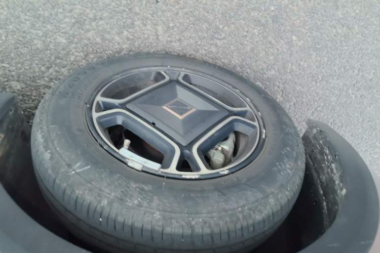 Used Baojun E300 2020 Starry Intelligence Edition Right Front Wheel Hub