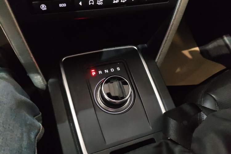 Used Land Rover Discovery Sport 2019 240 PS SE Version China VI Standard