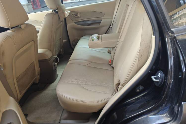 Used Hyundai Tucson 2009 2.0L Manual Two-Wheel Drive Fashion Edition Left Rear Seat